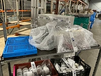 Diverse rivièra maison woonaccessoires in 2 deense karren - afbeelding 5 van  7