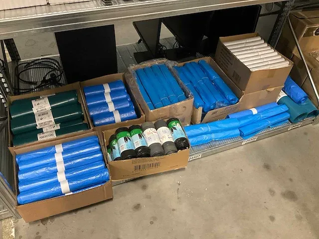 Diverse rollen vuilniszakken (208x) - afbeelding 1 van  3