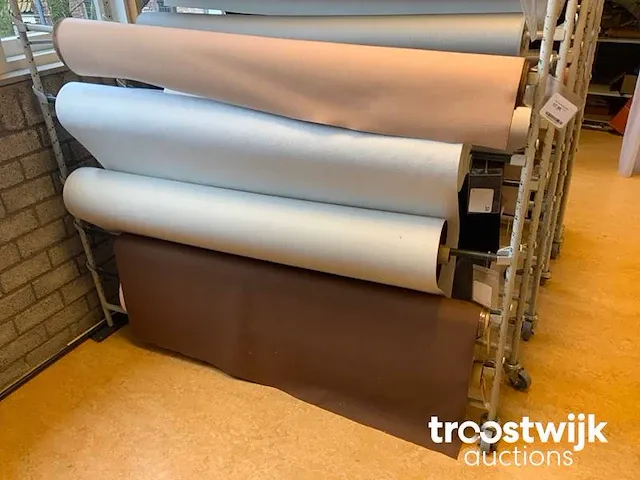Diverse rollen zeil en imitatie leer (c) - afbeelding 6 van  7