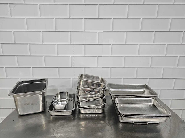 Diverse rvs gastronorm) bak (22x) - afbeelding 1 van  3