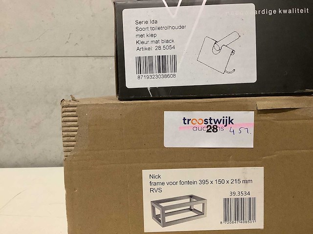 Diverse sanitair artikelen. - afbeelding 2 van  3