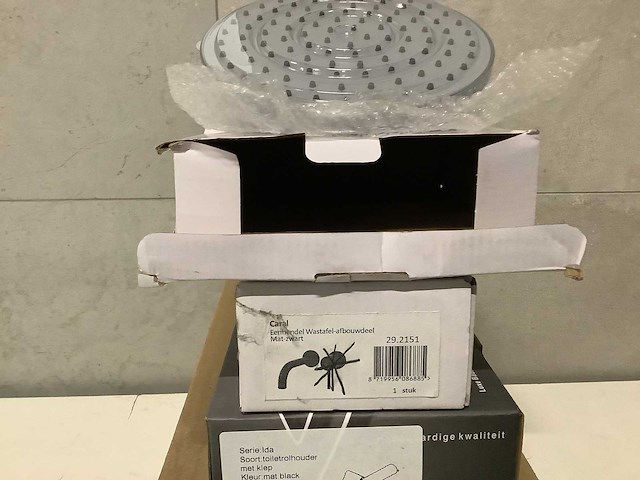 Diverse sanitair artikelen. - afbeelding 3 van  3