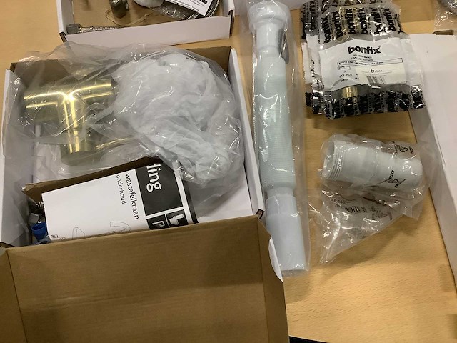 Diverse sanitair artikelen - afbeelding 5 van  9