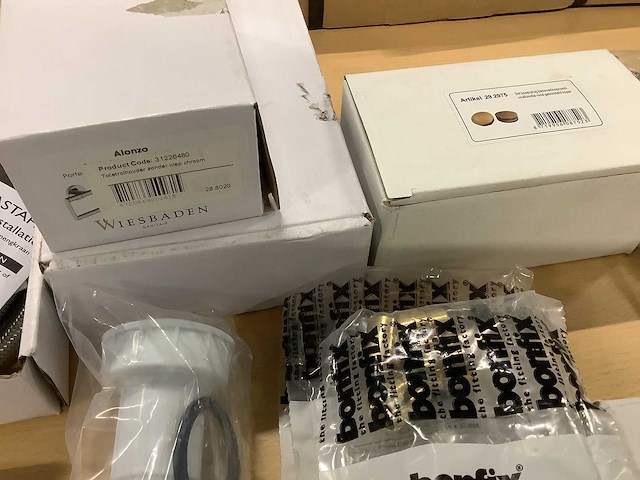 Diverse sanitair artikelen - afbeelding 7 van  9