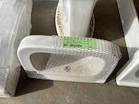 Diverse sanitair meubels en radiatoren - afbeelding 5 van  5