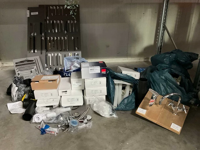 Diverse sanitair onderdelen - afbeelding 1 van  14