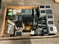 Diverse schakel en installatiemateriaal - afbeelding 1 van  5