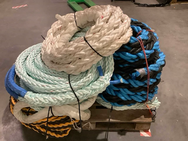 Diverse scheepstouw maritieme toebehoren - afbeelding 4 van  6