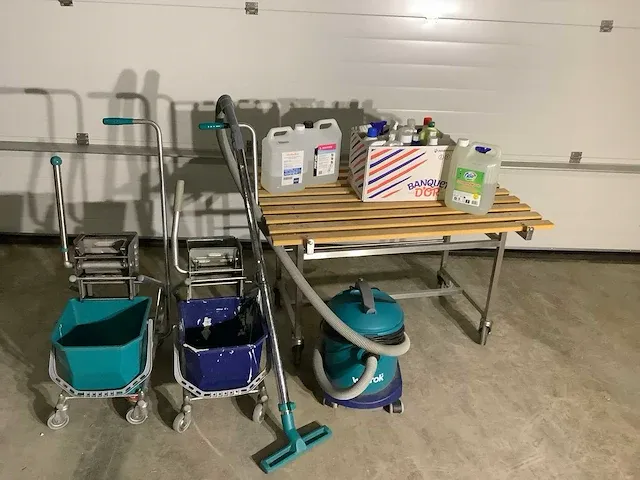 Diverse schoonmaak artikelen - afbeelding 1 van  2
