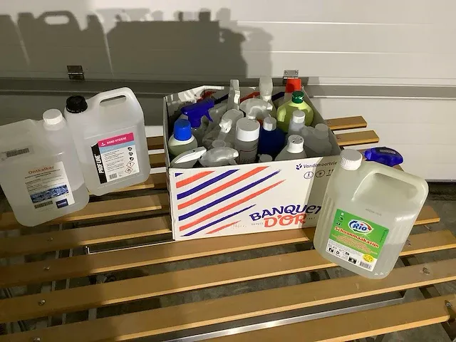 Diverse schoonmaak artikelen - afbeelding 2 van  2