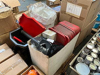 Diverse schoonmaak artikelen - afbeelding 1 van  5