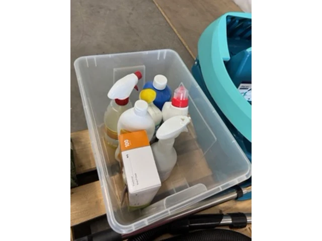 Diverse schoonmaakgerief - afbeelding 5 van  9