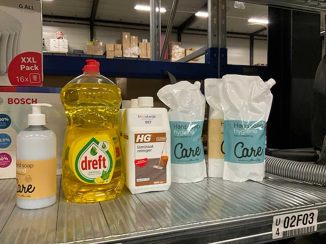 Diverse schoonmaakspullen - afbeelding 3 van  4