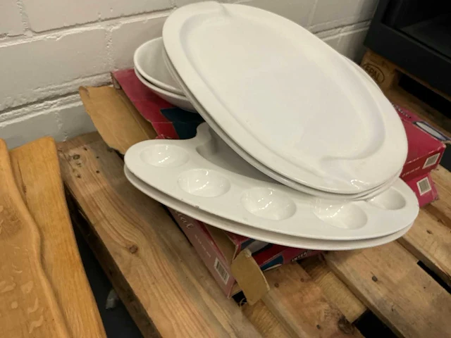 Diverse servies aardewerk en hout - afbeelding 12 van  14