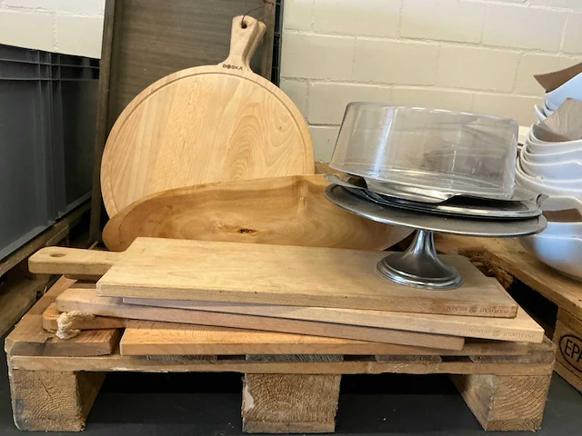 Diverse servies aardewerk en hout - afbeelding 14 van  14