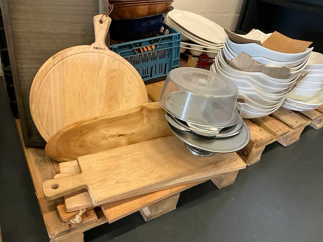 Diverse servies aardewerk en hout - afbeelding 3 van  14