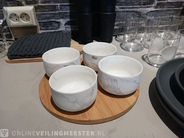 Diverse servies en decoratie - afbeelding 5 van  17