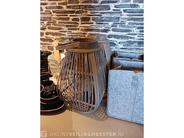 Diverse servies en decoratie - afbeelding 11 van  17