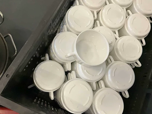Diverse servies, pannen en bestek - afbeelding 5 van  14