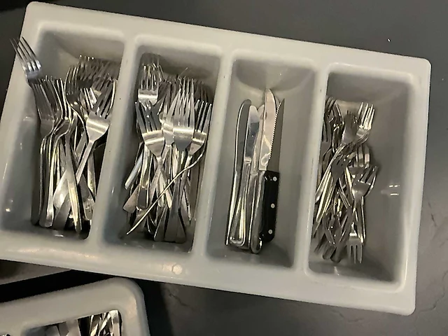 Diverse servies, pannen en bestek - afbeelding 14 van  14