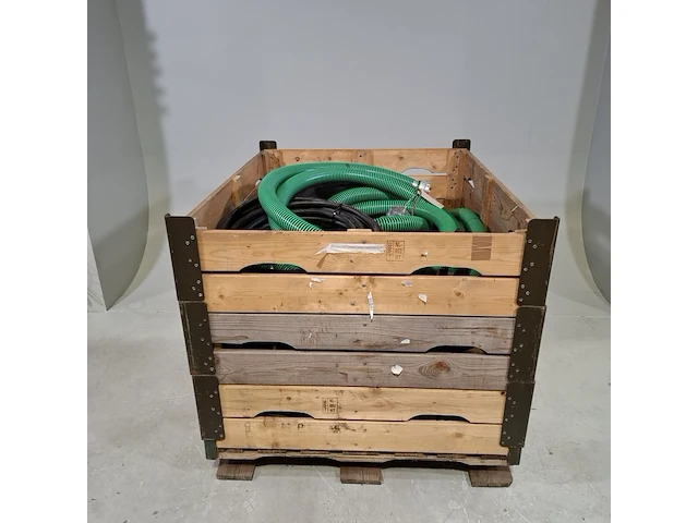 Diverse slangen en kabel - afbeelding 1 van  11