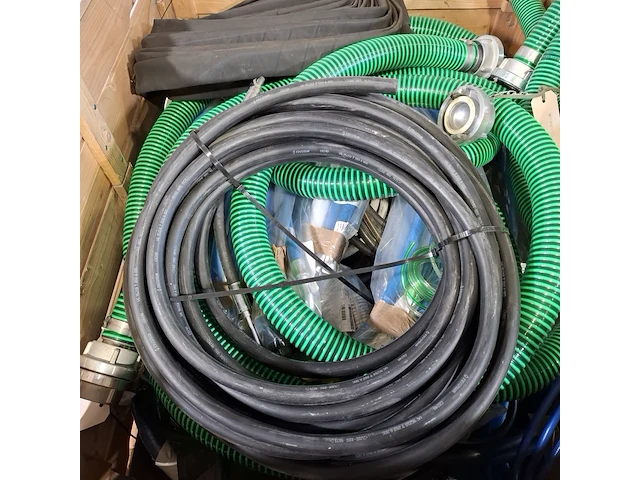 Diverse slangen en kabel - afbeelding 6 van  11