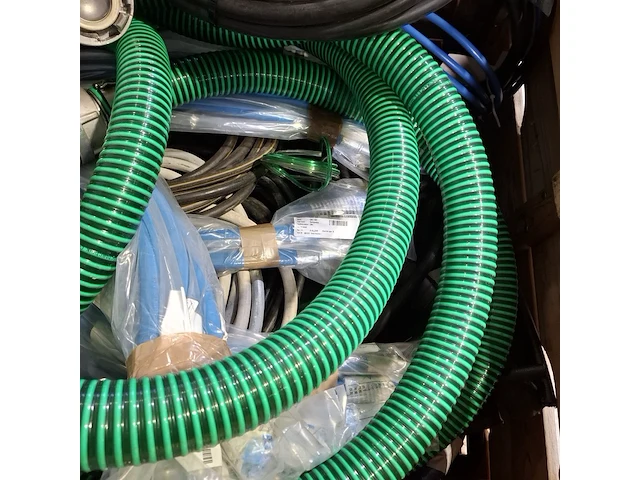Diverse slangen en kabel - afbeelding 8 van  11