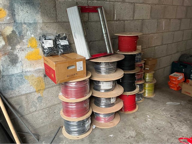 Diverse solarkabel haspels - afbeelding 11 van  17