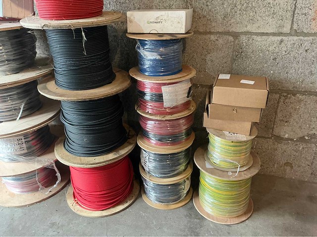 Diverse solarkabel haspels - afbeelding 15 van  17