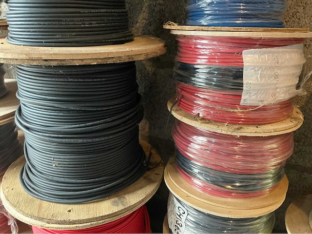 Diverse solarkabel haspels - afbeelding 17 van  17