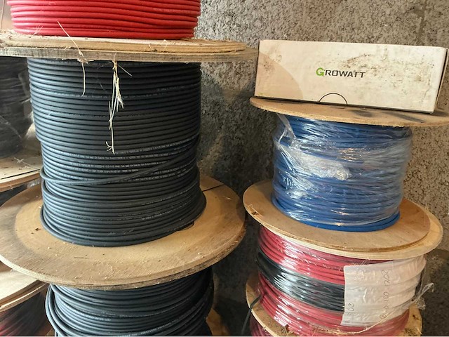 Diverse solarkabel haspels - afbeelding 6 van  17