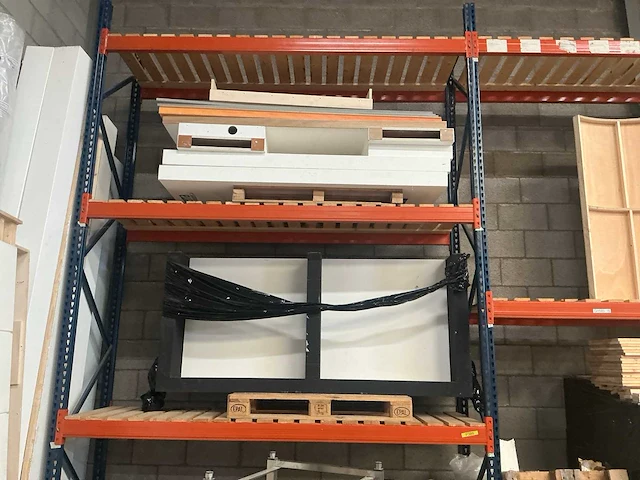 Diverse standbouw constructie elementen - afbeelding 1 van  6