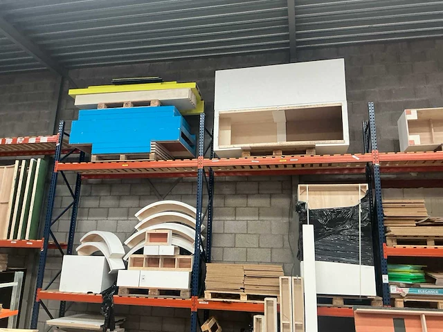 Diverse standbouw constructie elementen - afbeelding 1 van  10