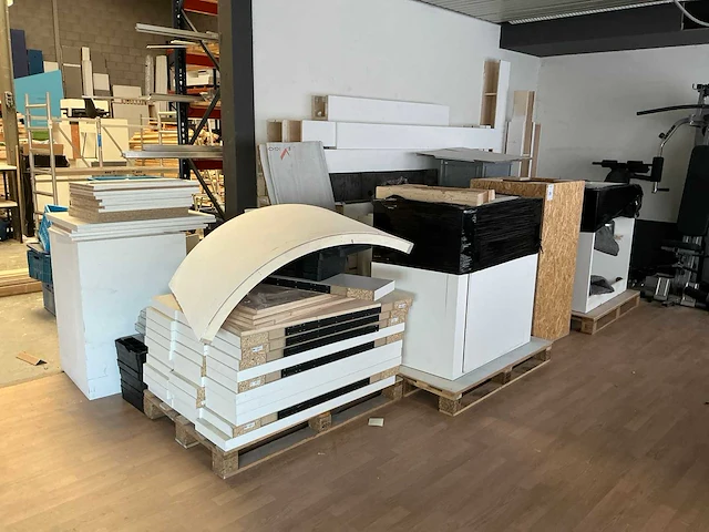 Diverse standbouw constructie elementen - afbeelding 1 van  12