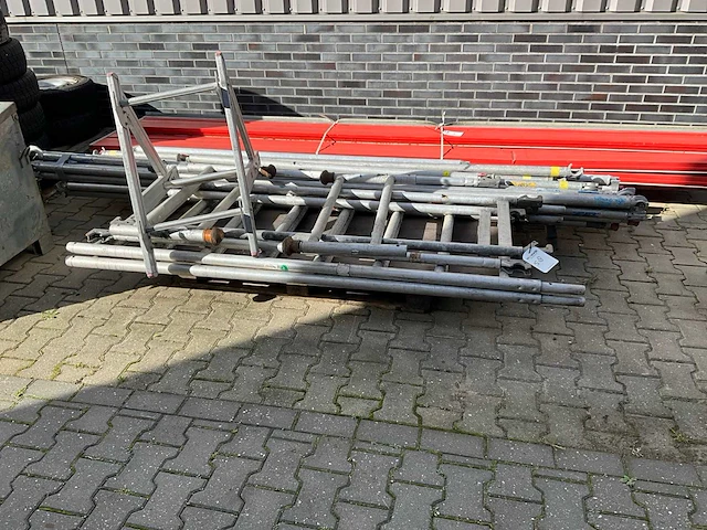 Diverse steigeronderdelen - afbeelding 1 van  3