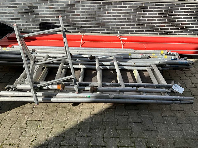 Diverse steigeronderdelen - afbeelding 2 van  3