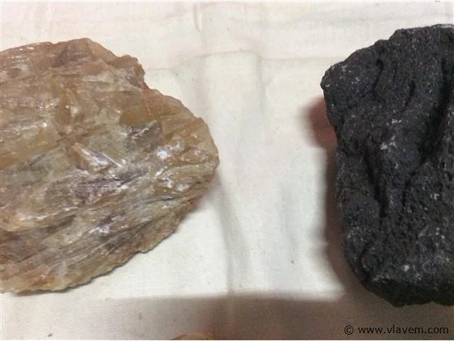 Diverse stenen mineral - afbeelding 3 van  3