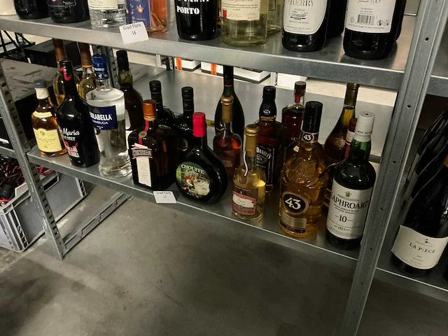 Diverse sterke drank (44x) - afbeelding 7 van  14