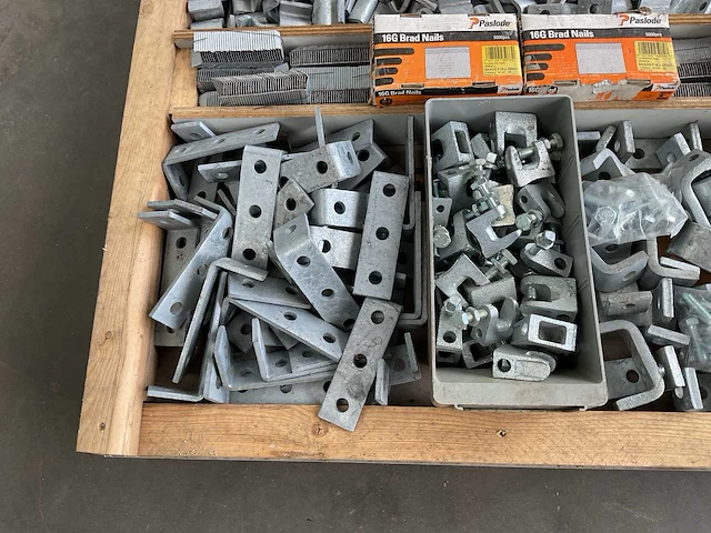 Diverse steunen/bevestigingsmaterialen - afbeelding 2 van  4