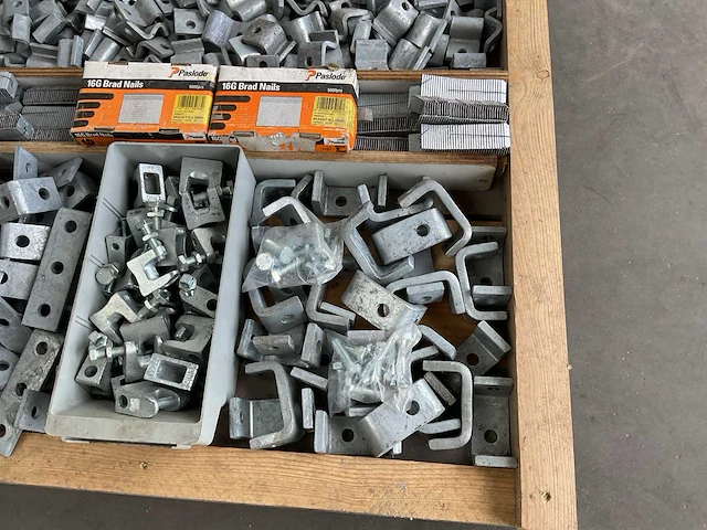 Diverse steunen/bevestigingsmaterialen - afbeelding 3 van  4