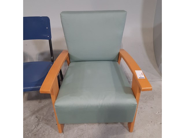 Diverse stoelen - afbeelding 3 van  8