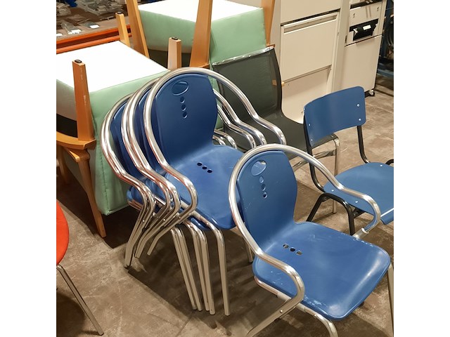 Diverse stoelen - afbeelding 8 van  8