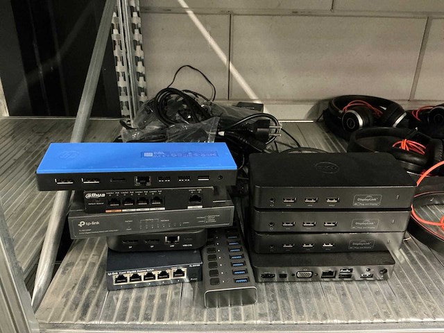 Diverse switches (10x) - afbeelding 1 van  3