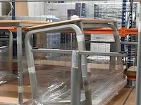 Diverse tafels en bureaus - afbeelding 6 van  9
