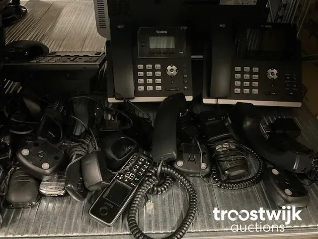 Diverse telefoons - afbeelding 4 van  5