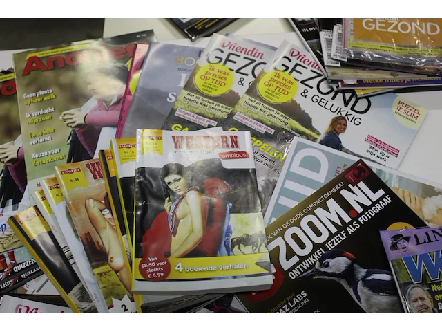 Diverse tijdschriften en magazines in twee kratten. ruim 150 stuks - afbeelding 4 van  8