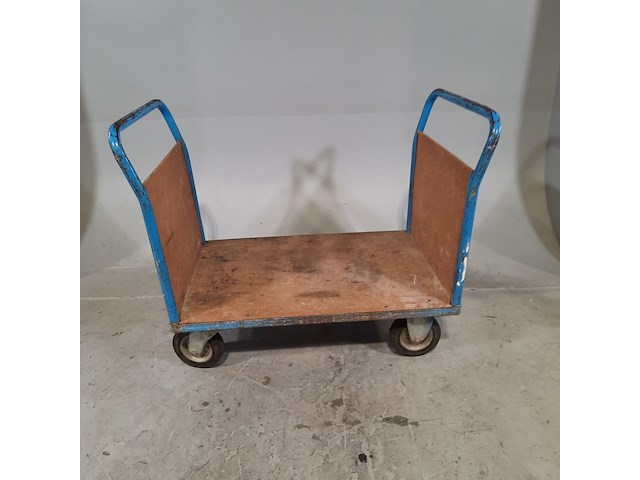 Diverse transport karren - afbeelding 1 van  3