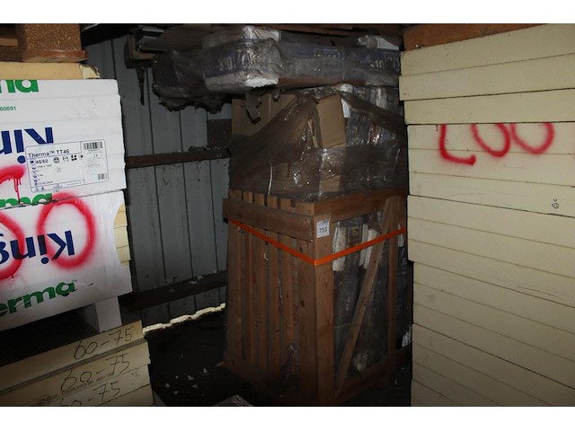 Diverse velux dakramen op 2 pallets. - afbeelding 1 van  3