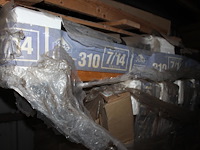 Diverse velux dakramen op 2 pallets. - afbeelding 3 van  3