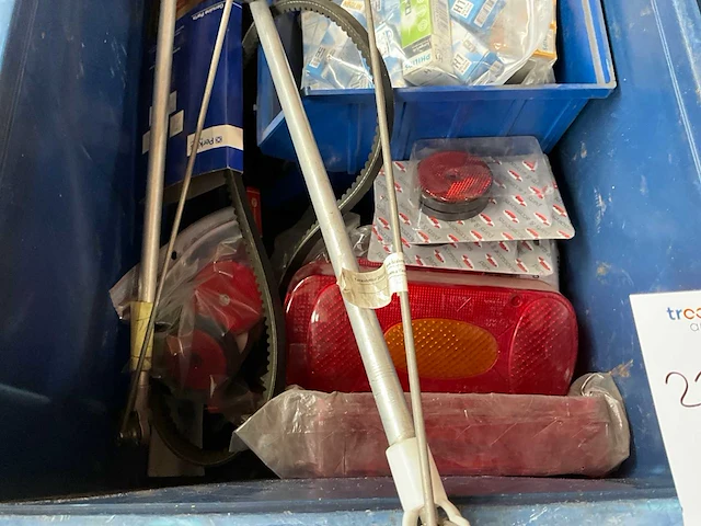 Diverse verlichtingdelen - afbeelding 2 van  3